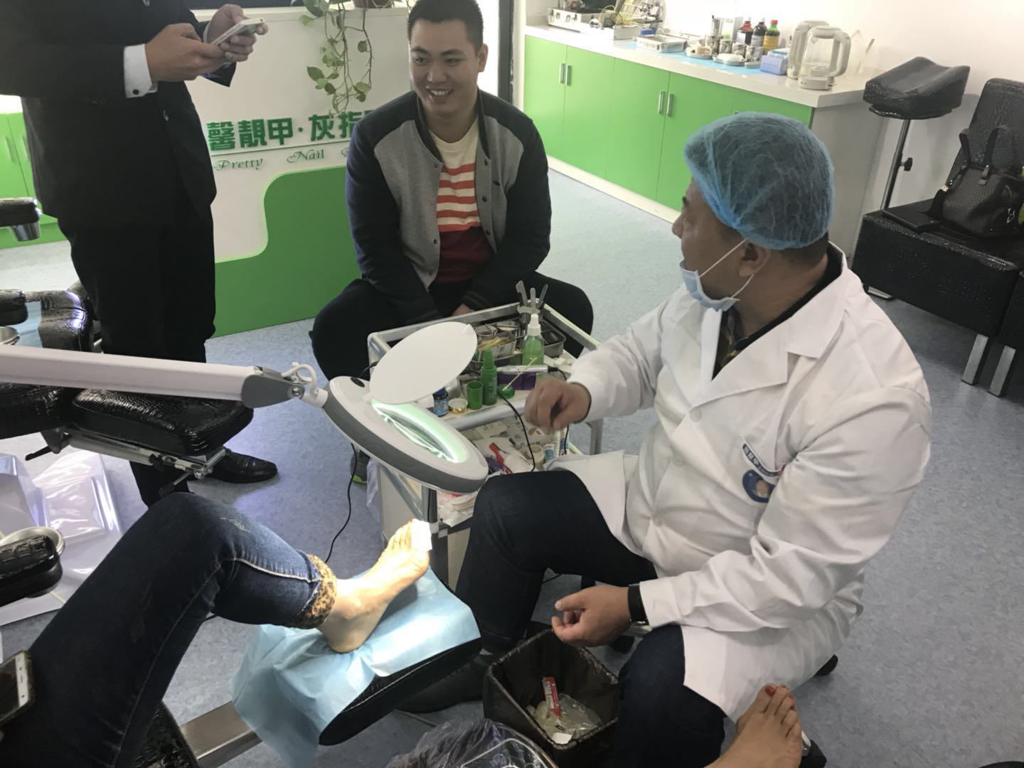 灰指甲引发指甲变形的情况有哪些?