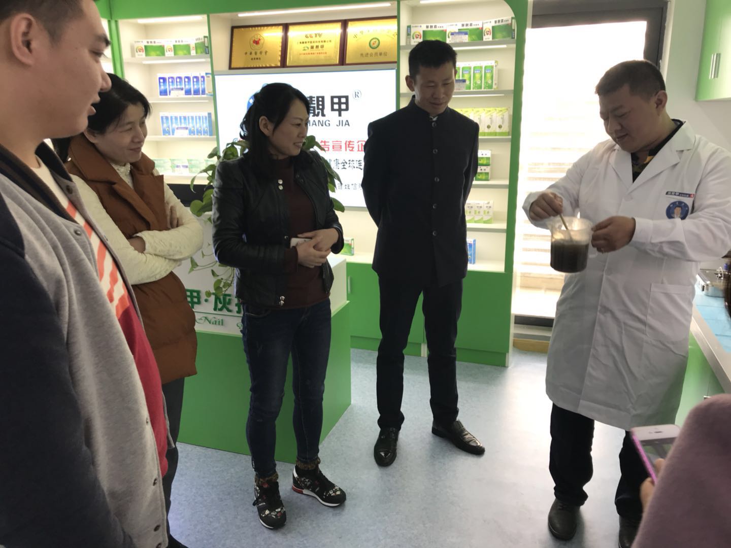 在冬季和日常生活中灰指甲患者需注意哪些？