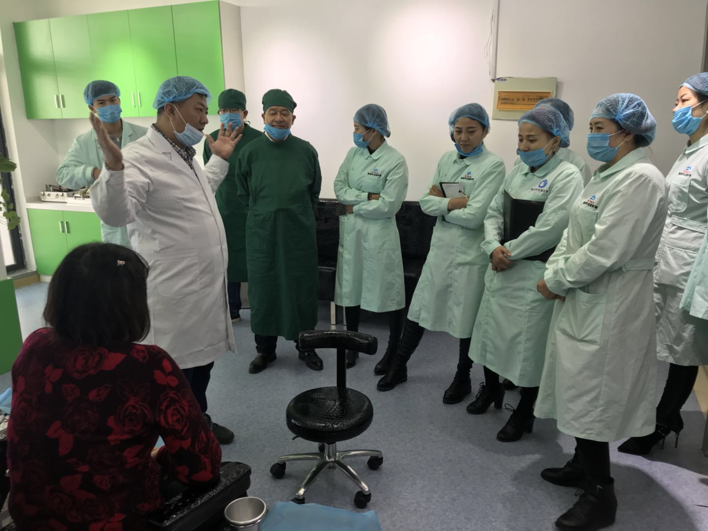 灰指甲产品批发 开个灰指甲店要多少钱？