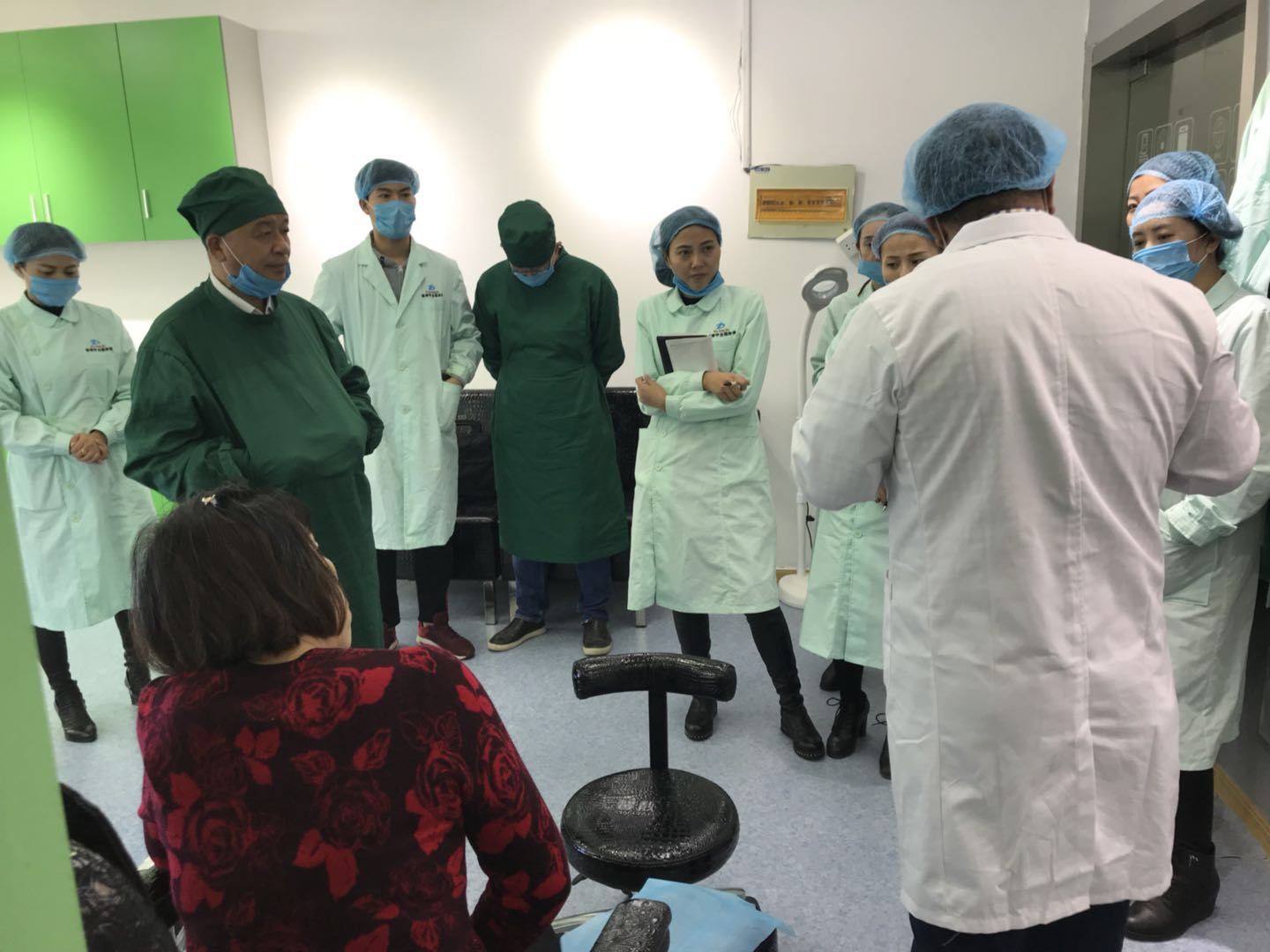 开灰指甲加盟店挣钱有好办法吗？