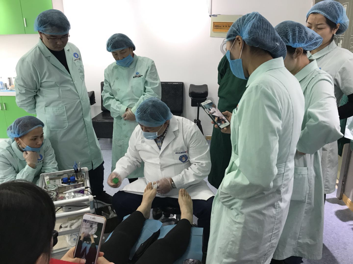 灰指甲加盟品牌：屹立不倒13年的馨靓甲带你致富