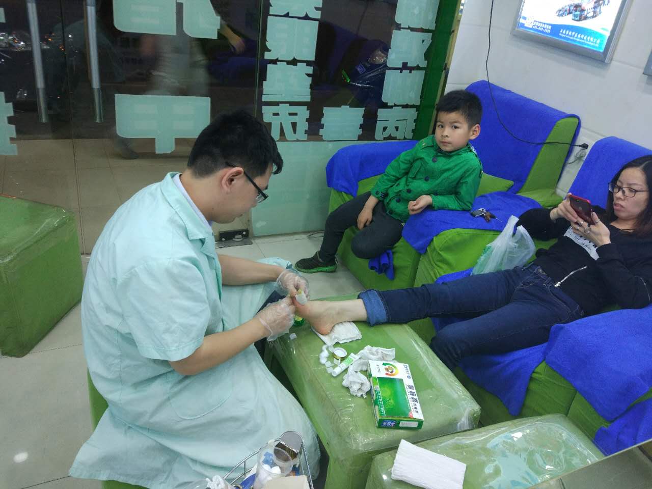 灰指甲加盟13年品牌 全程托管-馨靓甲