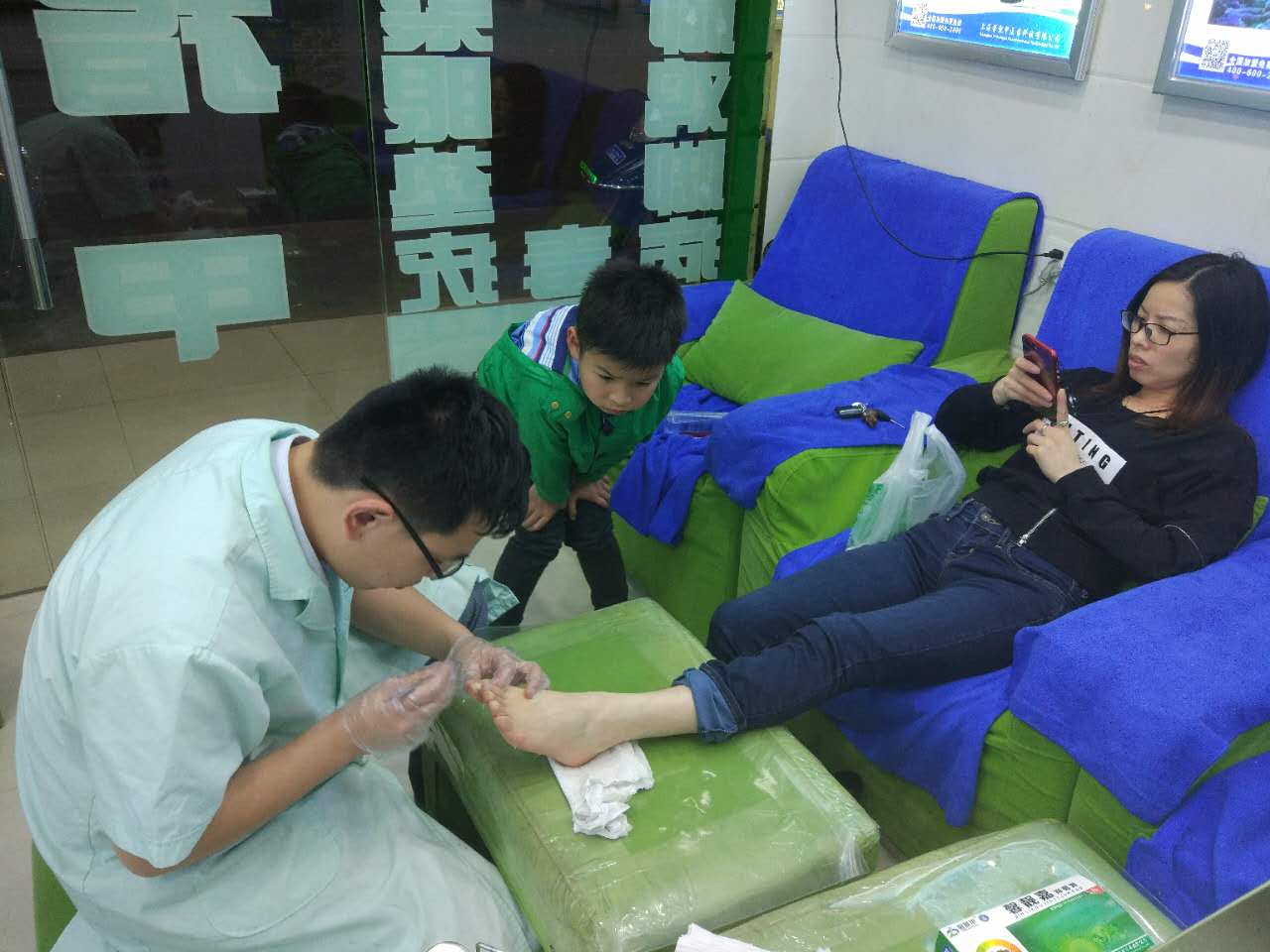 同样是灰指甲店，为什么馨靓甲生意那么好？