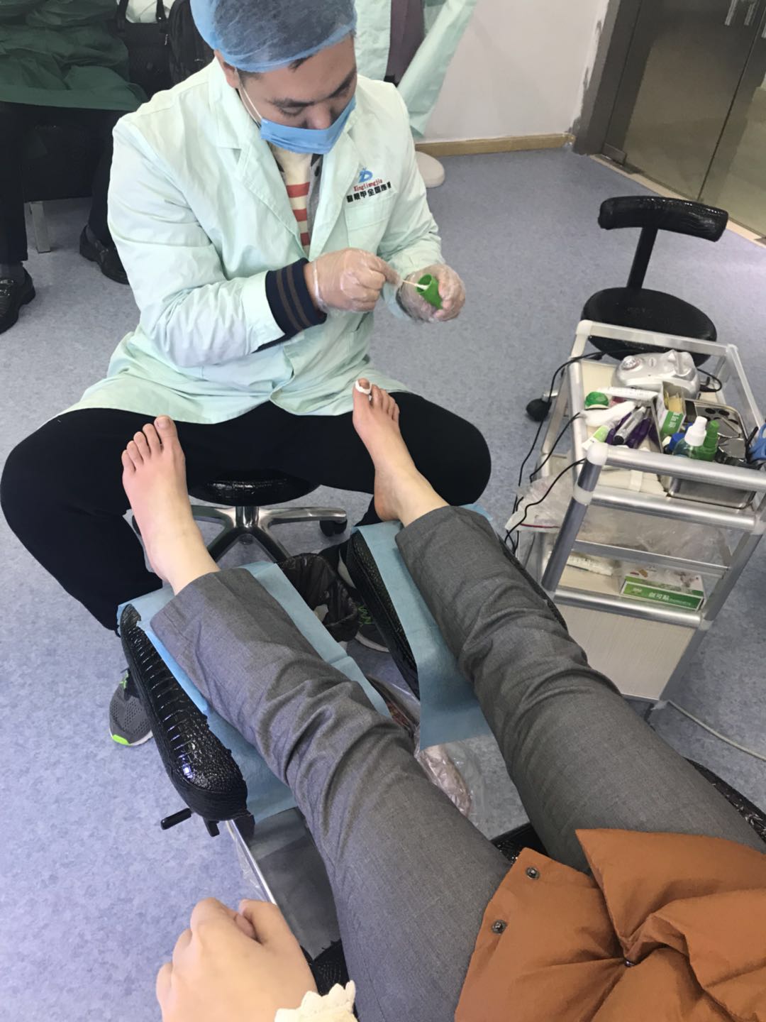 加盟手足健康护理连锁提供开业方案