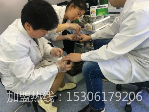 馨靓甲灰指甲连锁 一个较权威的灰指甲品牌